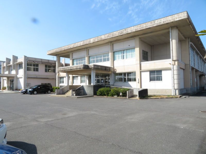 南川副小学校