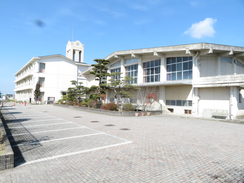中川副小学校