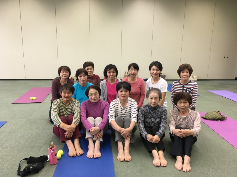 骨盤矯正ヨガ (2)